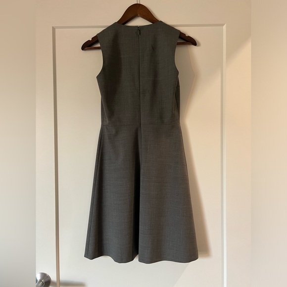 🩶Theory Miyani Split Front Dress In Sevona Stretch Wool (Size 0) - Picture 9 of 16